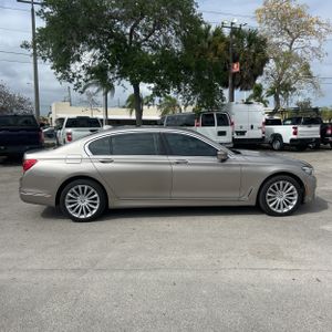 BMW 7 SERIES 740I - 10