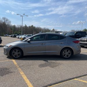 HYUNDAI ELANTRA VALUE EDITION - 4