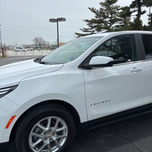 CHEVROLET EQUINOX LT - 2