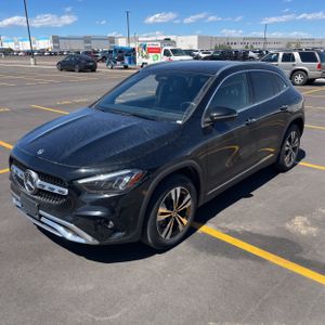 MERCEDES-BENZ GLA - 1