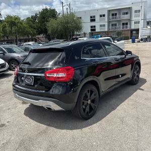 MERCEDES-BENZ GLA - 8