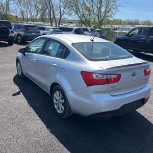 KIA RIO - 5