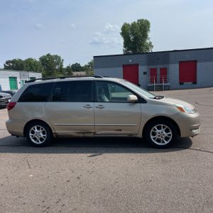 صورة 10 لـ 2005 Toyota SIENNA XLE 7 PASSENGER