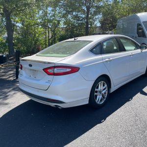 FORD FUSION SE - 8
