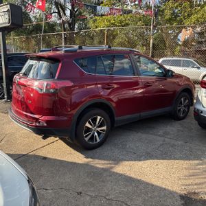 صورة 8 لـ 2018 Toyota RAV4 XLE