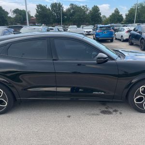 صورة مصغرة 11 لـ 2022 FORD MUSTANG MACH-E GT