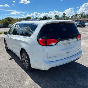2017 Chrysler PACIFICA LIMITED — фото 4