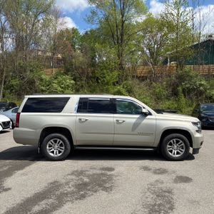 CHEVROLET SUBURBAN LT - 6