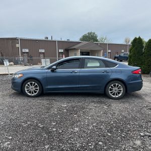FORD FUSION SE - 3