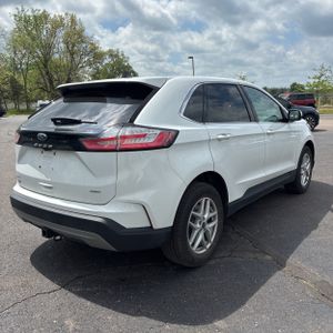 FORD EDGE SEL - 8