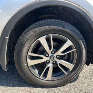 2017 Toyota RAV4 XLE 缩略图 19