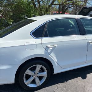 VOLKSWAGEN PASSAT 1.8T S - 9