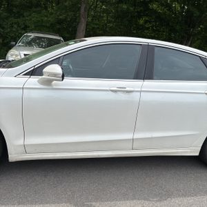 FORD FUSION SE - 4