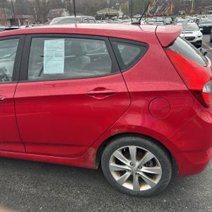 HYUNDAI ACCENT SE - 6