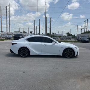 2023 Lexus IS 350 F SPORT photo 10