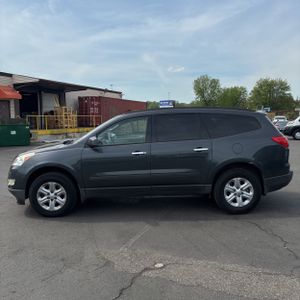 CHEVROLET TRAVERSE LS - 3