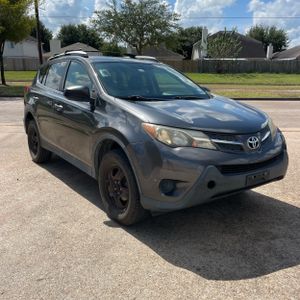 2015 Toyota RAV4 LE — фото 12