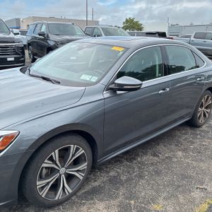 صورة 2 لـ 2021 Volkswagen PASSAT SE