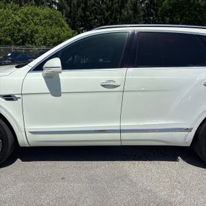 2018 Bentley BENTAYGA BASE — фото 4