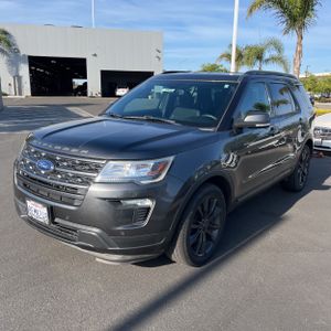 FORD EXPLORER XLT - 1