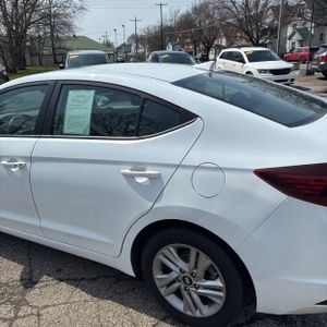 HYUNDAI ELANTRA VALUE EDITION - 6