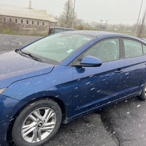 HYUNDAI ELANTRA SEL - 2