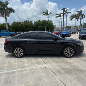 صورة 10 لـ 2015 Chrysler 200 S