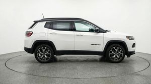 صورة 8 لـ 2025 JEEP COMPASS LIMITED