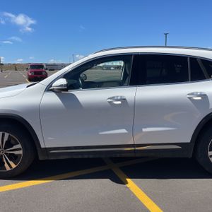 MERCEDES-BENZ GLA - 4