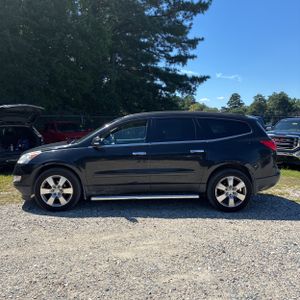 2012 Chevrolet TRAVERSE LT — фото 3