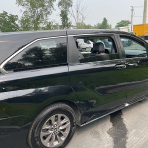 صورة 9 لـ 2021 Toyota SIENNA XLE 8-PASSENGER