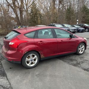 FORD FOCUS SE - 8