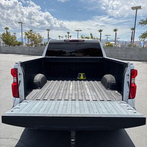 صورة 41 لـ 2020 Chevrolet SILVERADO 1500 RST