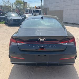 HYUNDAI ELANTRA SE - 7