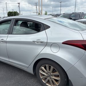 HYUNDAI ELANTRA SE - 6