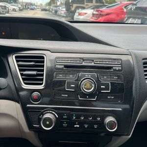 2013 Honda CIVIC LX — миниатюра 36