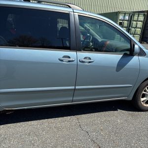 TOYOTA SIENNA - 9