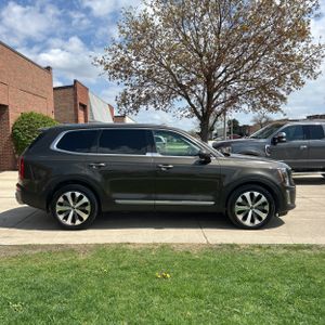 KIA TELLURIDE S - 10