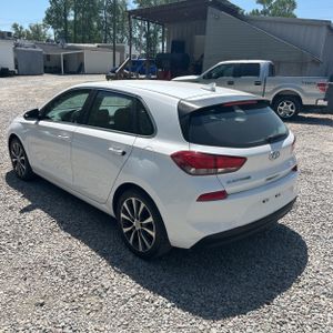 HYUNDAI ELANTRA GT BASE - 5