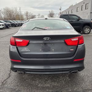 KIA OPTIMA LX - 7