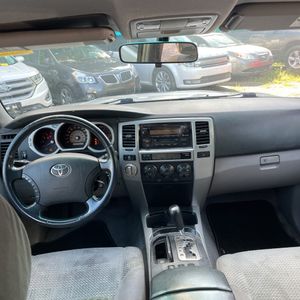 2005 Toyota 4RUNNER SR5 thumbnail 36