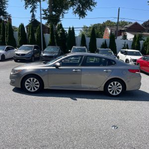 2018 KIA OPTIMA LX photo 3