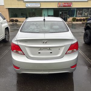 HYUNDAI ACCENT SE - 5