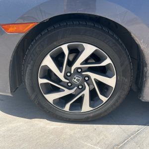 2018 Honda CIVIC EX — миниатюра 17