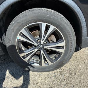 2017 Nissan ROGUE SL 照片 20