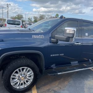 CHEVROLET SILVERADO 2500HD HIGH COUNTRY - 2