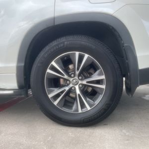 صورة 18 لـ 2016 Toyota HIGHLANDER XLE