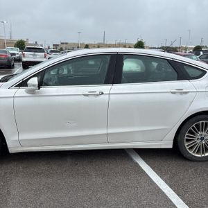 FORD FUSION SE - 4
