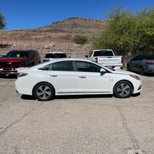 HYUNDAI SONATA HYBRID LIMITED - 10