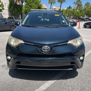 صورة 14 لـ 2018 Toyota RAV4 XLE